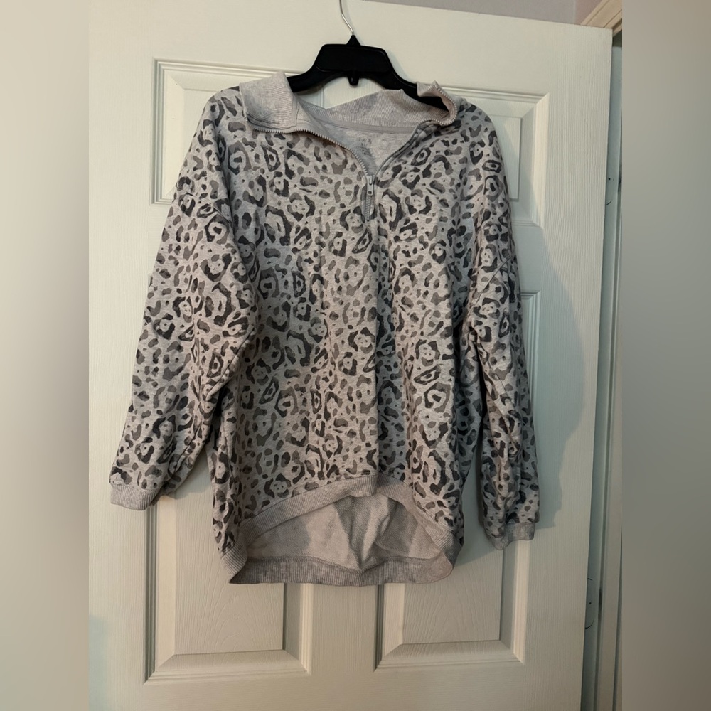 Aerie Gray Leopard Print Sweatshirt